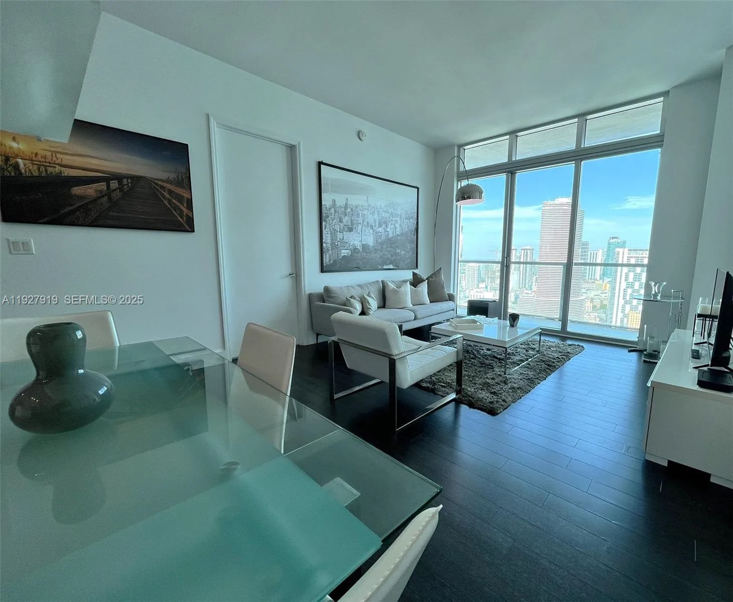 55 SE 6th St # 4103, Miami, FL 33131 photo 3
