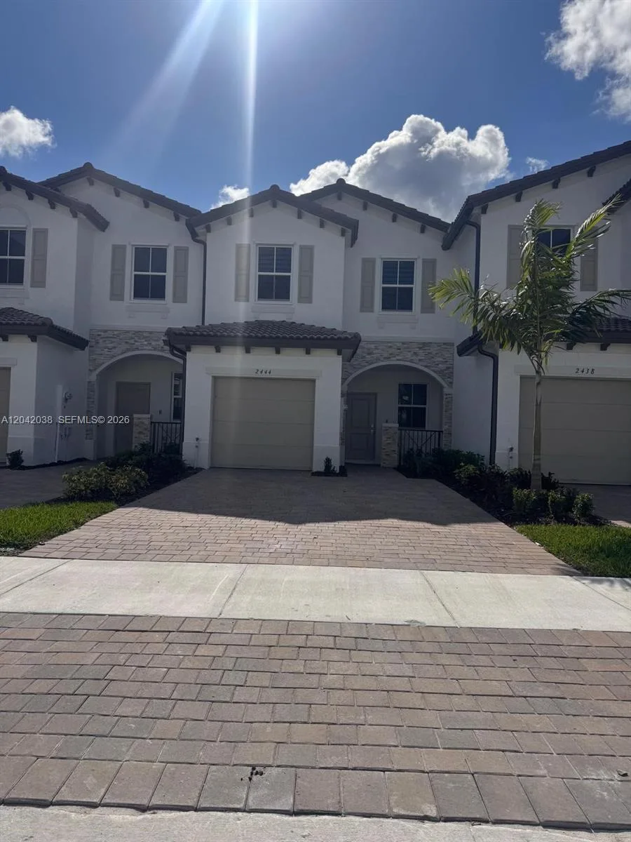 2444 SE 29th St # 0, Homestead, FL 33035