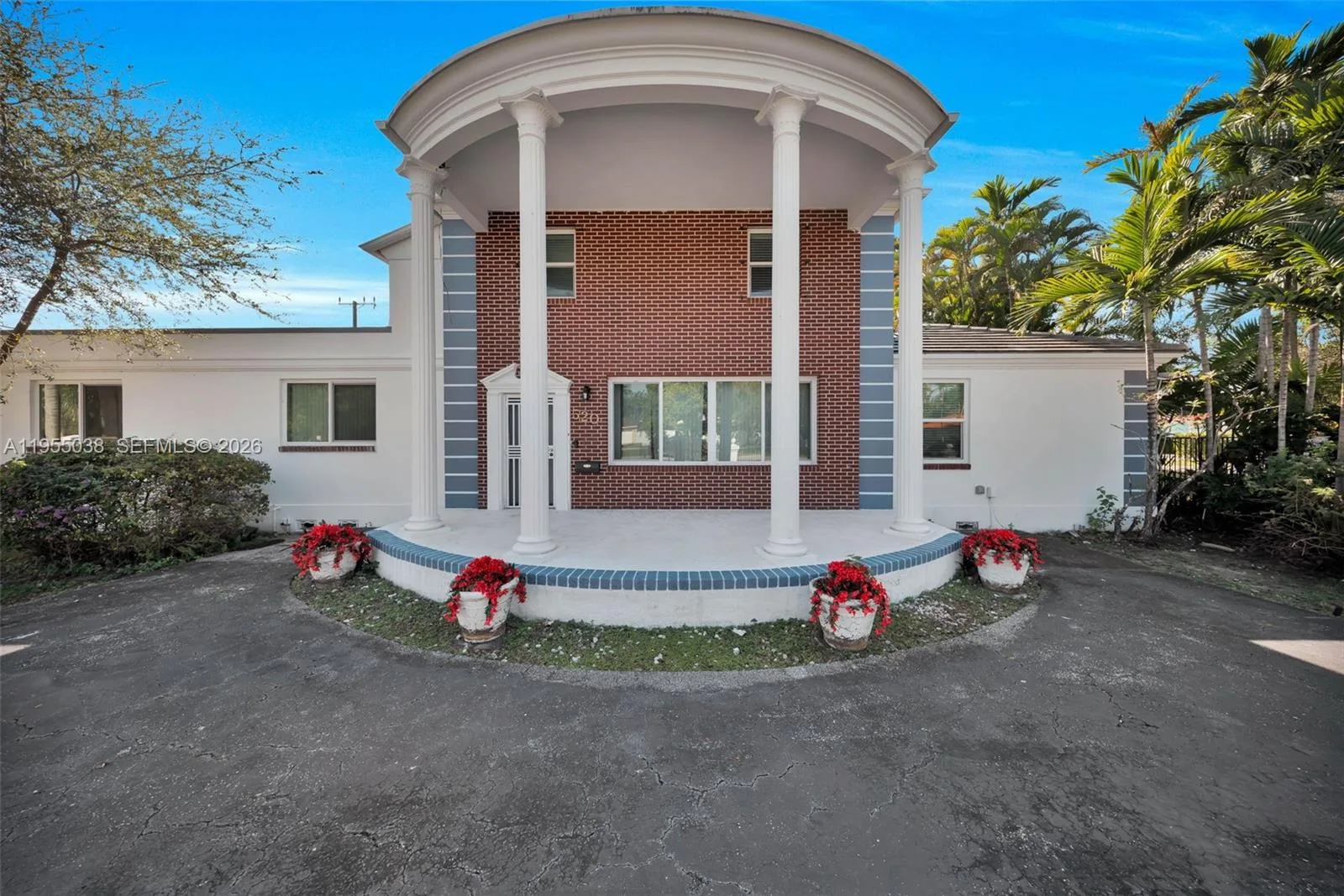 520 Morningside Dr, Miami Springs, FL 33166 photo 2