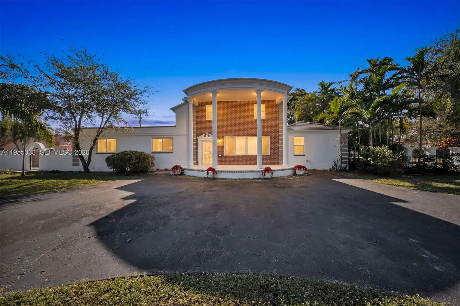 520 Morningside Dr, Miami Springs, FL 33166 photo 4