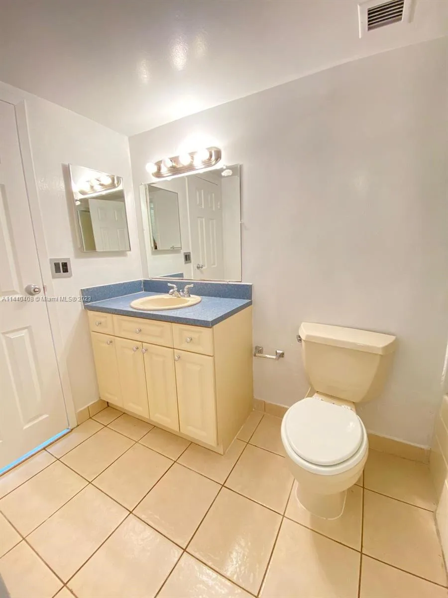 13499 Biscayne Blvd # 1408, North Miami, FL 33181 photo 11