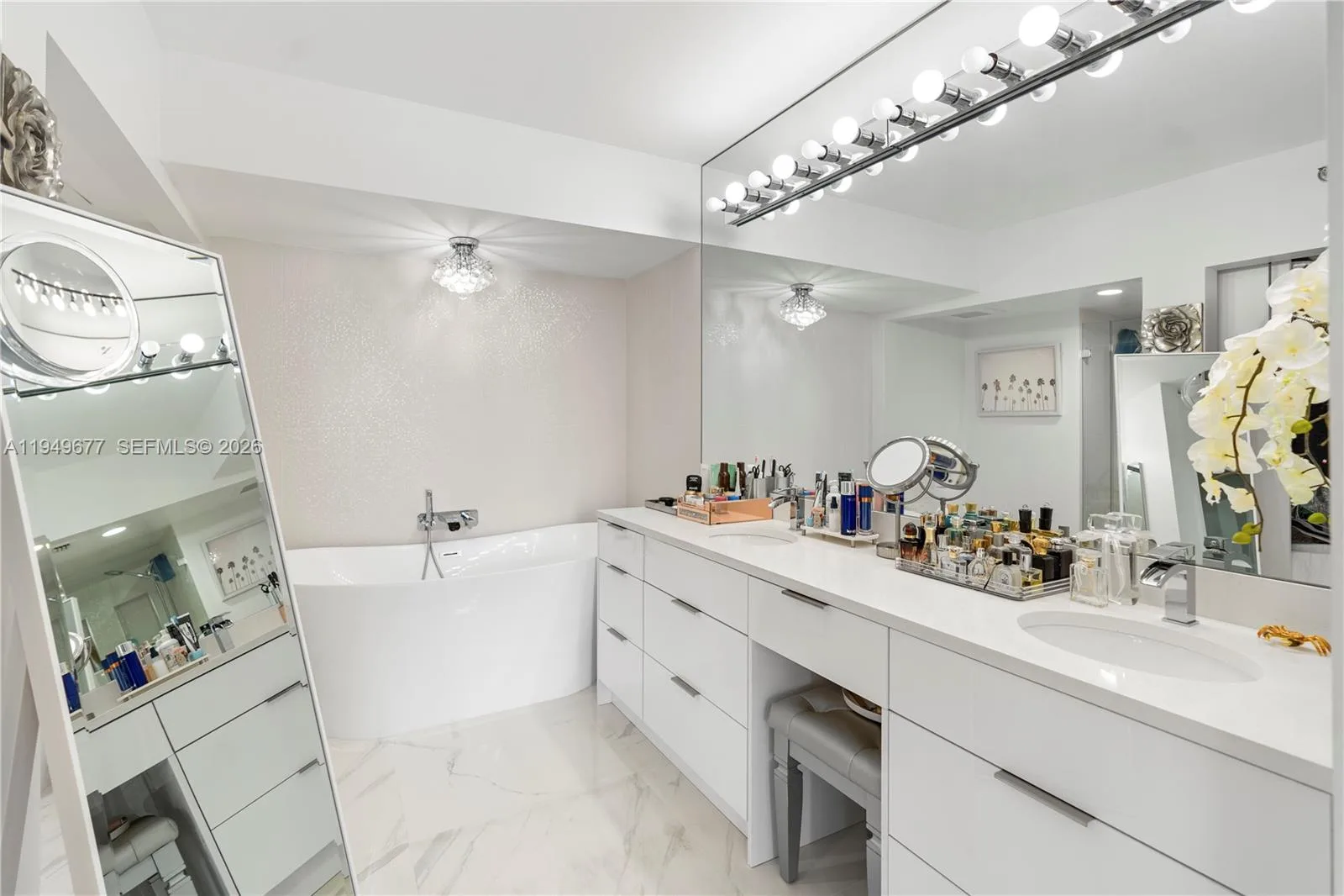 3600 Mystic Pointe Dr # 1017, Aventura, FL 33180 photo 10