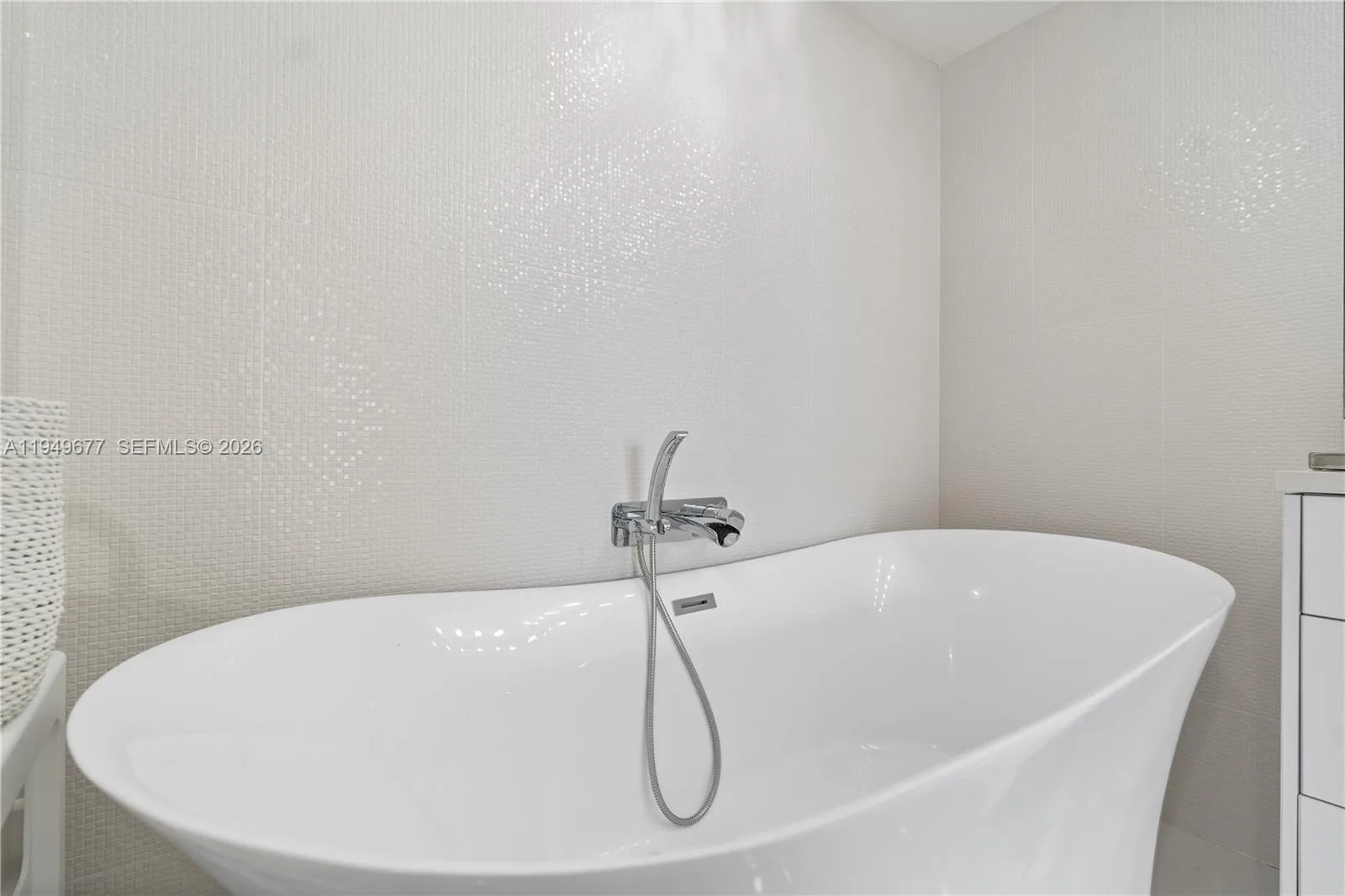 3600 Mystic Pointe Dr # 1017, Aventura, FL 33180 photo 12
