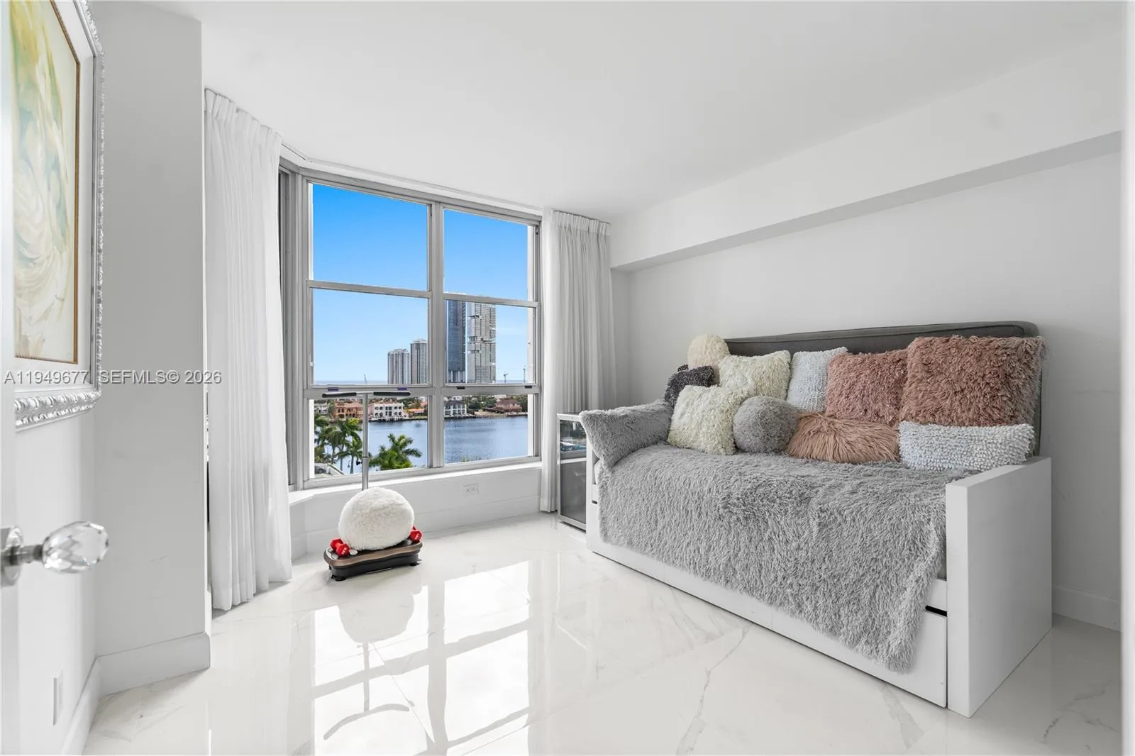 3600 Mystic Pointe Dr # 1017, Aventura, FL 33180 photo 13