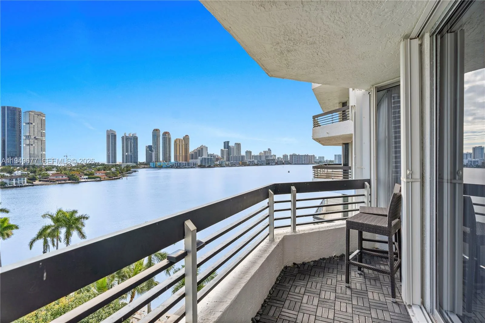 Mystic Pointe Tower 100 photo 2