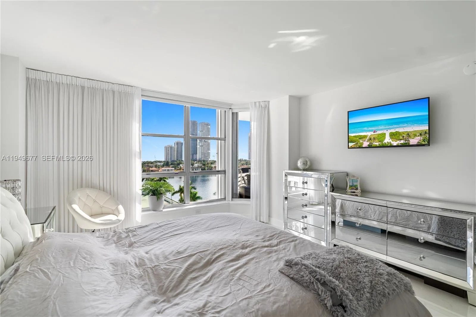 3600 Mystic Pointe Dr # 1017, Aventura, FL 33180 photo 8