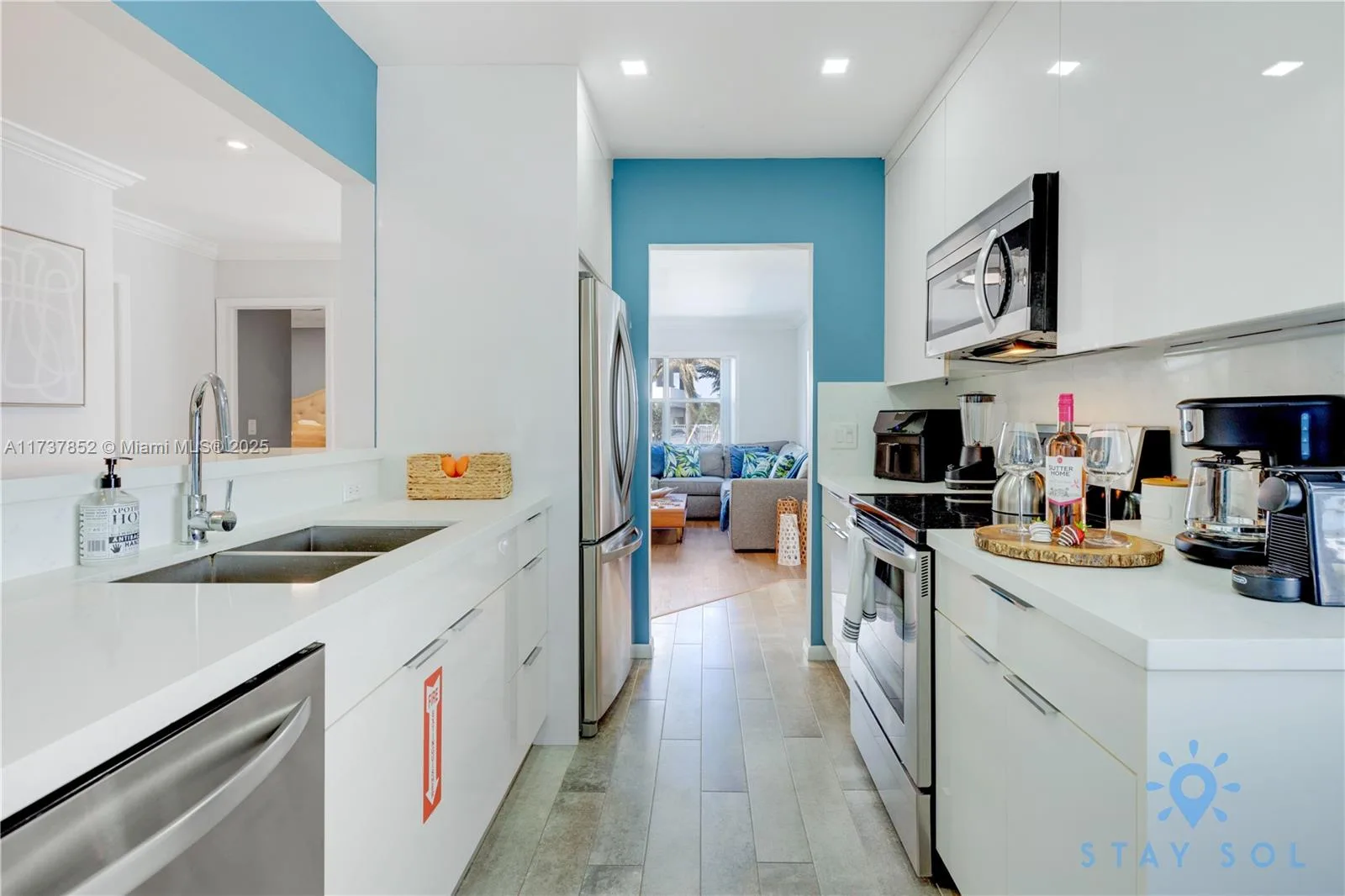 328 Missouri St, Hollywood, FL 33019 photo 11
