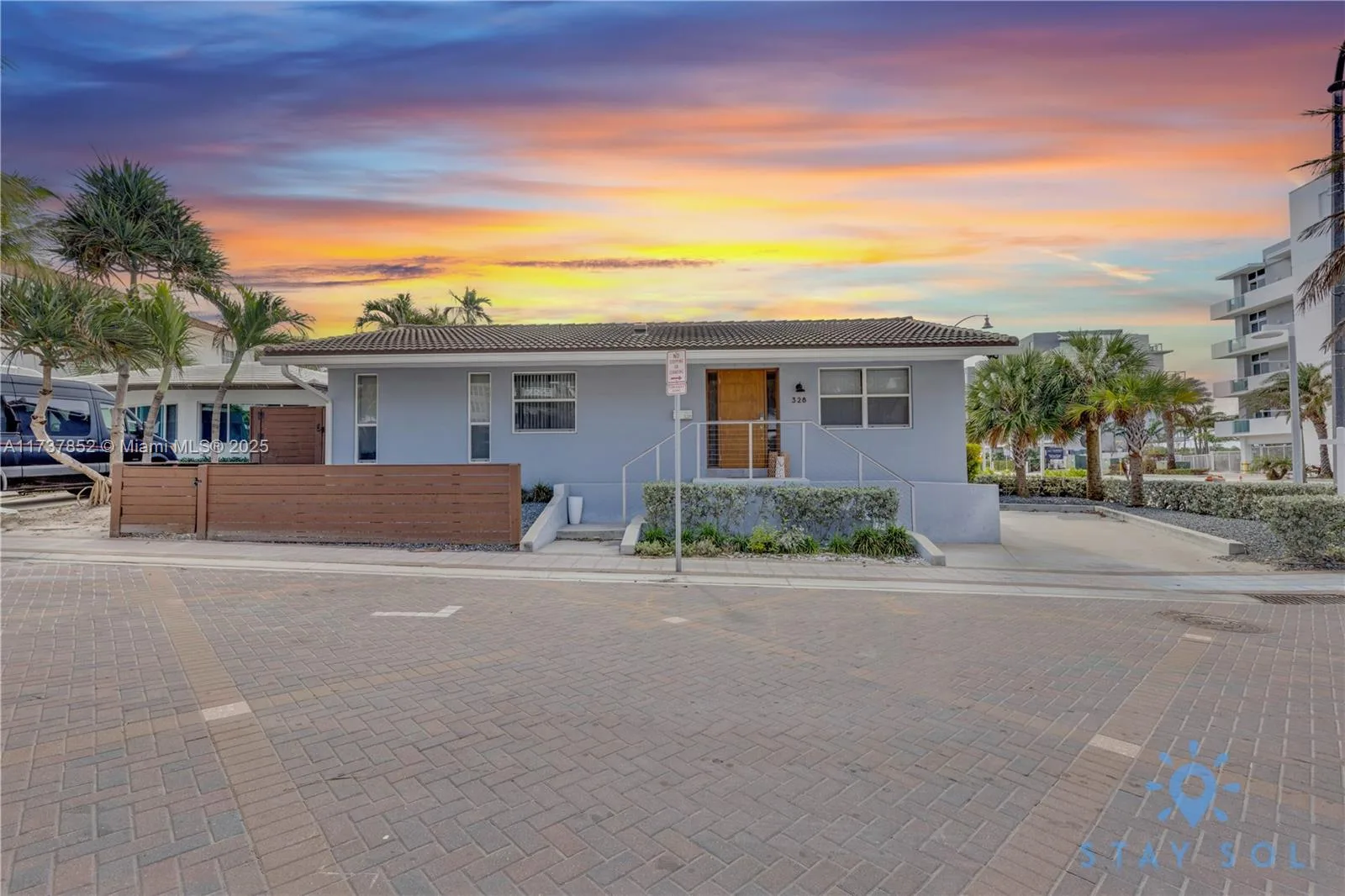 328 Missouri St, Hollywood, FL 33019 photo 5