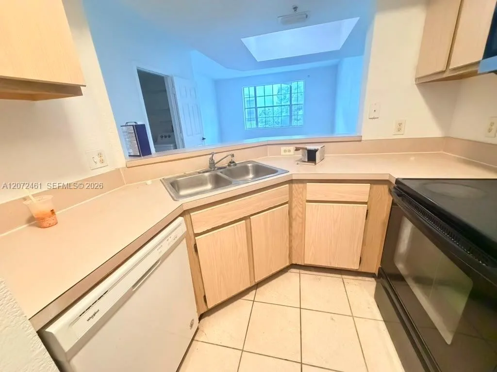 701 SW 148th Ave # 104, Sunrise, FL 33325 photo 6