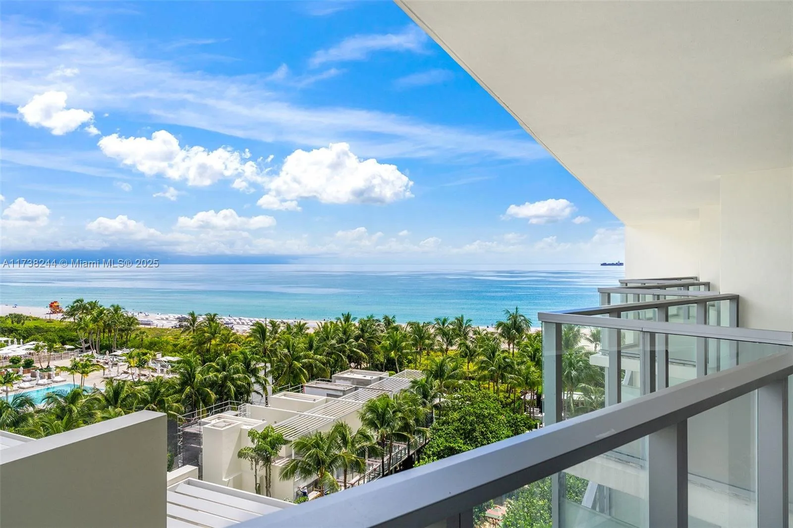 2201 Collins Ave # 811, Miami Beach, FL 33139