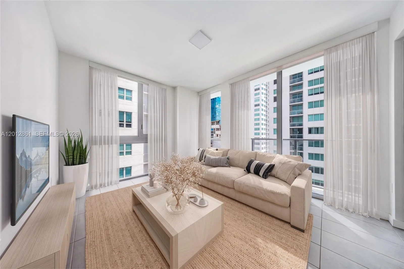 227 NE 2nd St # 1909, Miami, FL 33132