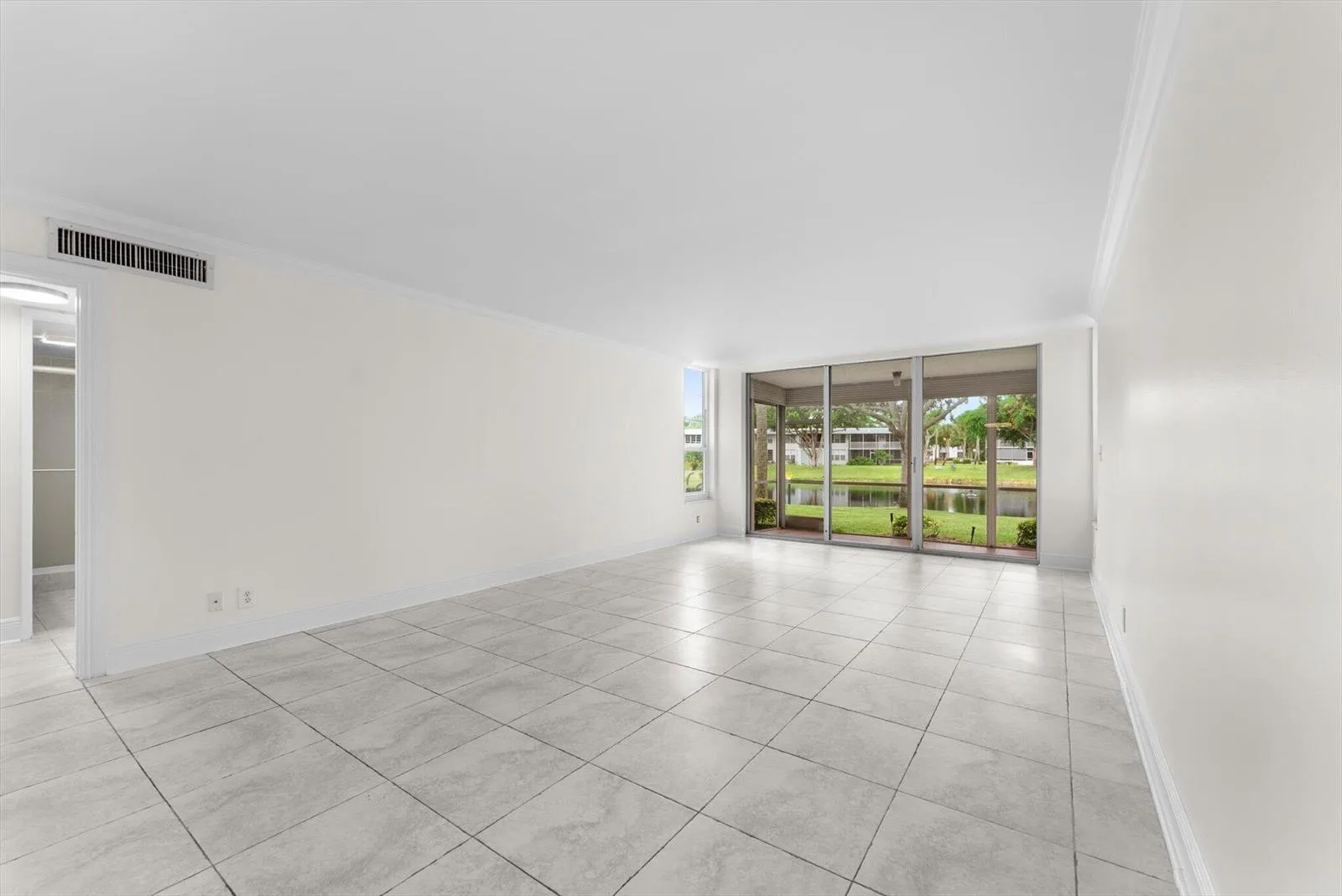 4240 OAKS Terrace # 103, Pompano Beach, FL 33069 photo 2