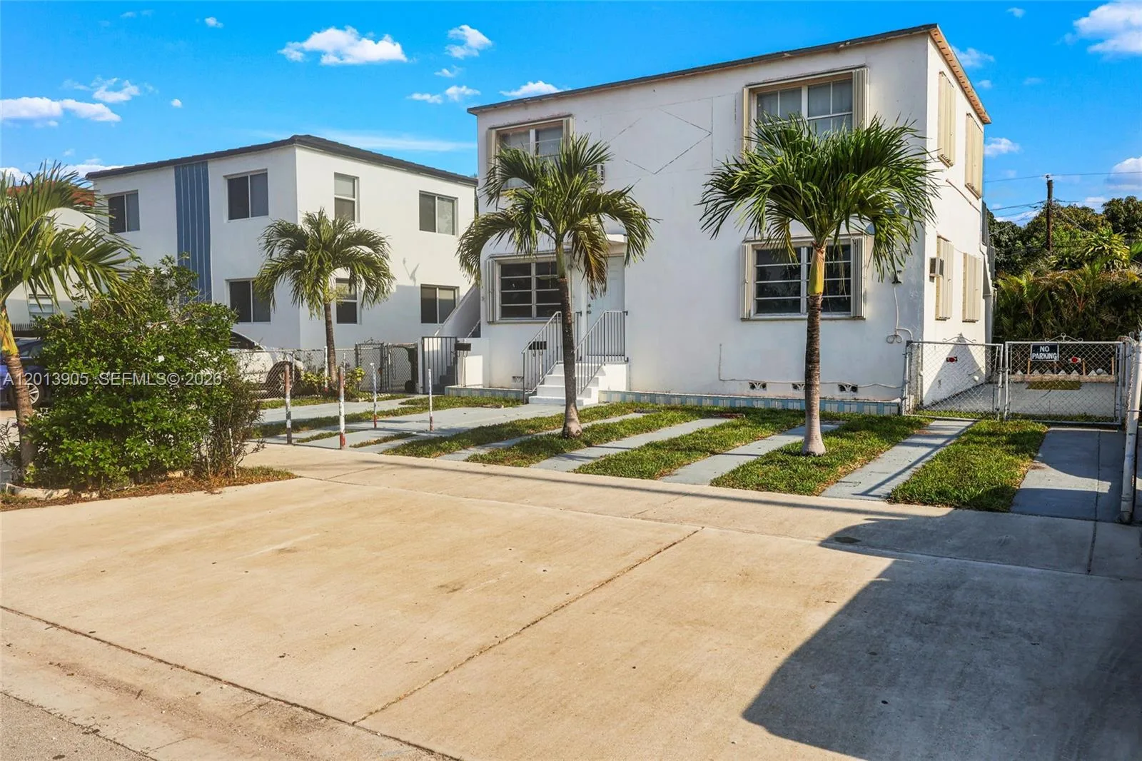 351 E 14th St, Hialeah, FL 33010