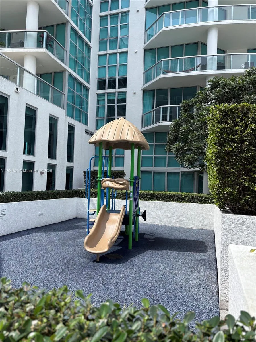 3131 NE 188th St # 1-809, Aventura, FL 33180 photo 2