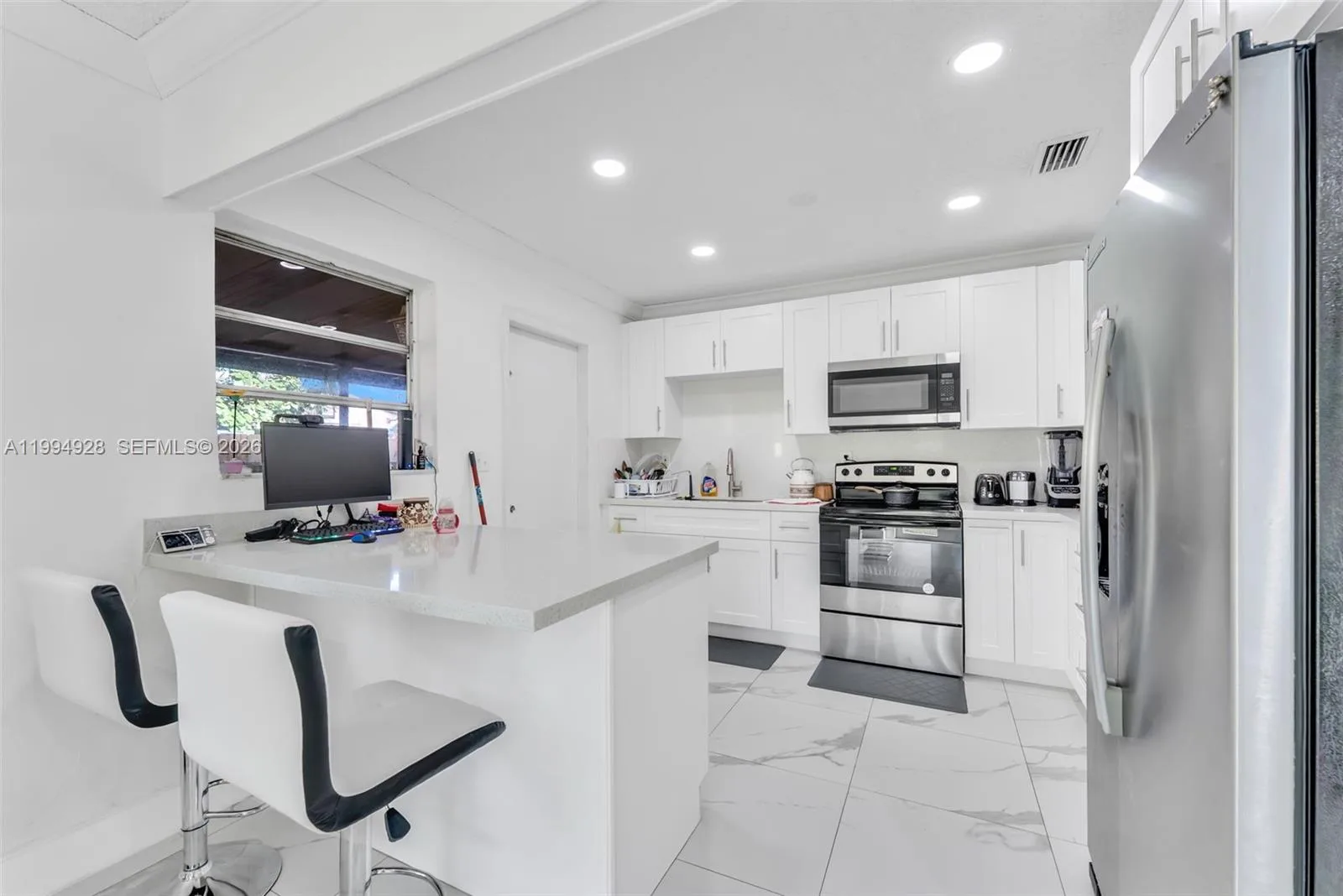 8820 SW 27th St, Miami, FL 33165 photo 8