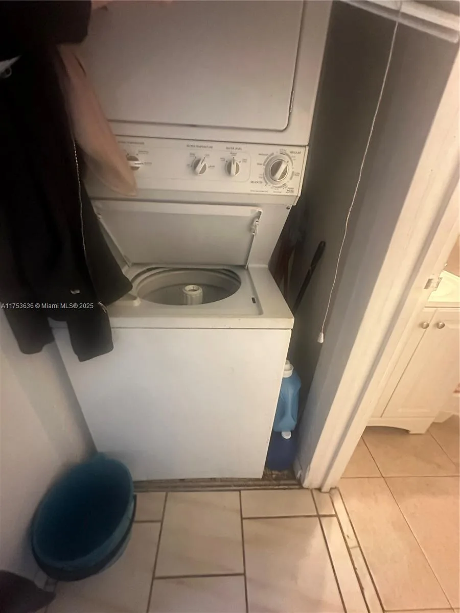 5851 Washington St # 84, Hollywood, FL 33121 photo 12