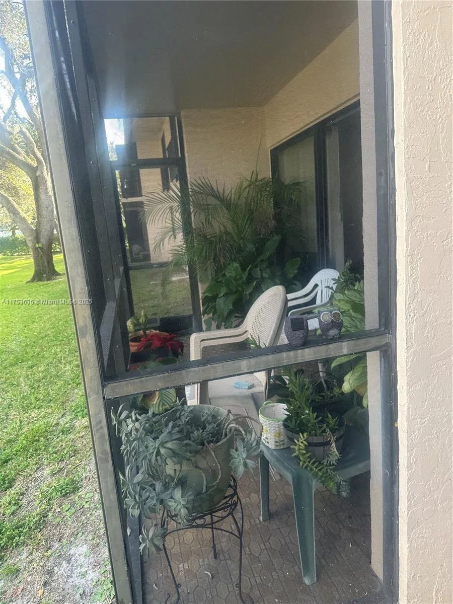 5851 Washington St # 84, Hollywood, FL 33121 photo 2
