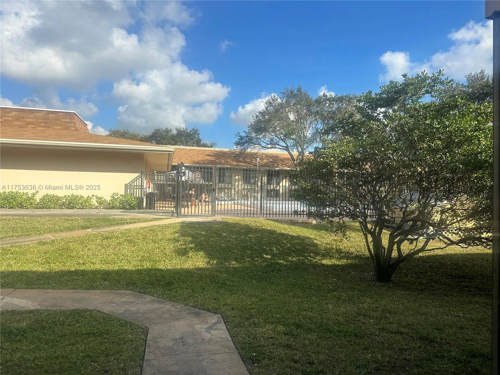5851 Washington St # 84, Hollywood, FL 33121 photo 4