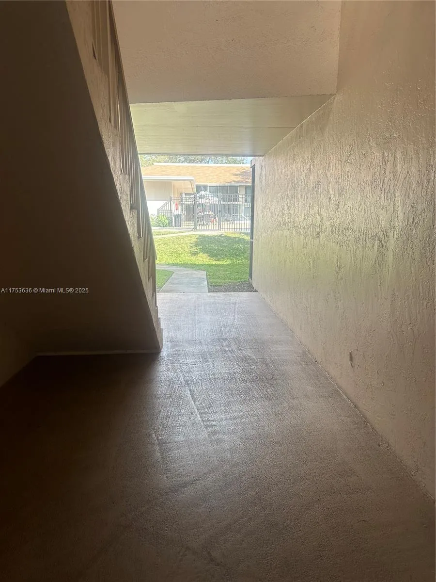 5851 Washington St # 84, Hollywood, FL 33121 photo 9