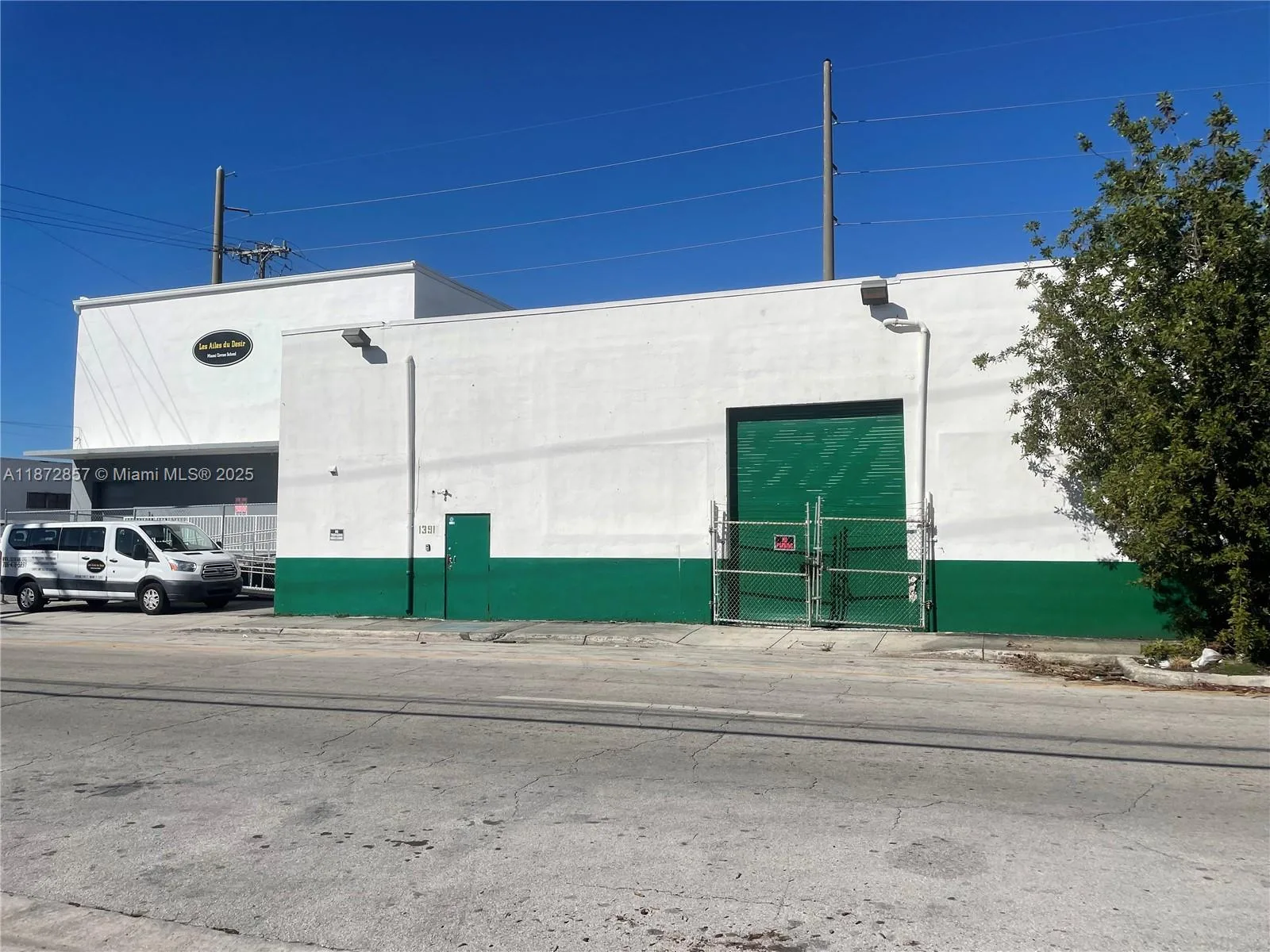 1395 NW 22nd St, Miami, FL 33142