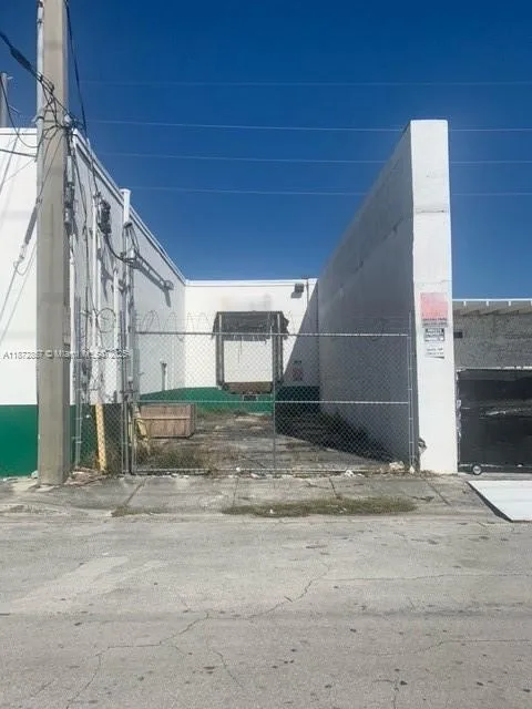 1395 NW 22nd St, Miami, FL 33142 photo 4
