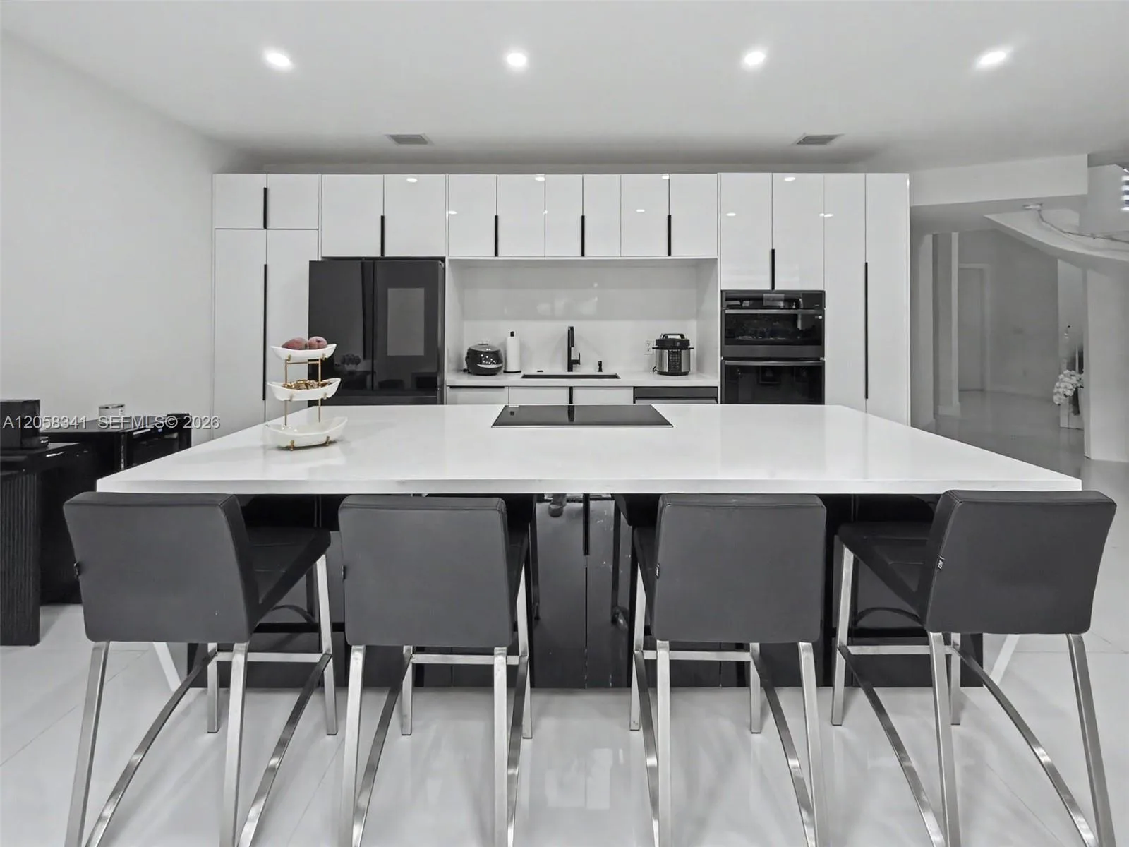 589 SE 35th Ter, Homestead, FL 33033 photo 9