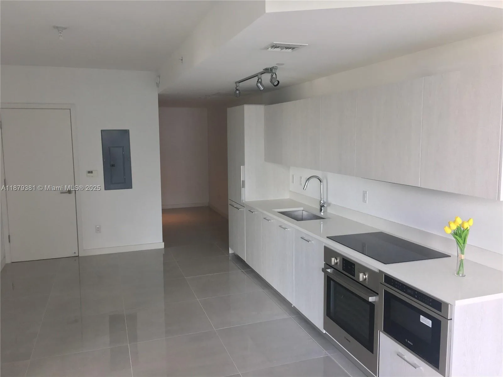 501 NE 31st St # 907, Miami, FL 33137 photo 3