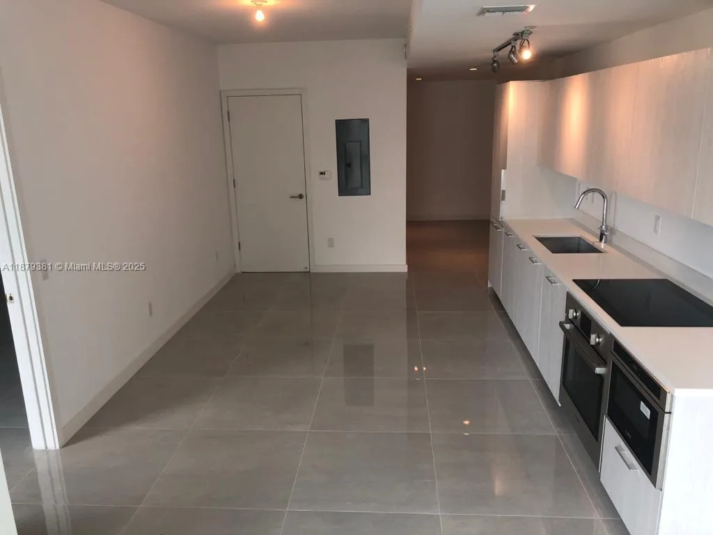 501 NE 31st St # 907, Miami, FL 33137 photo 4