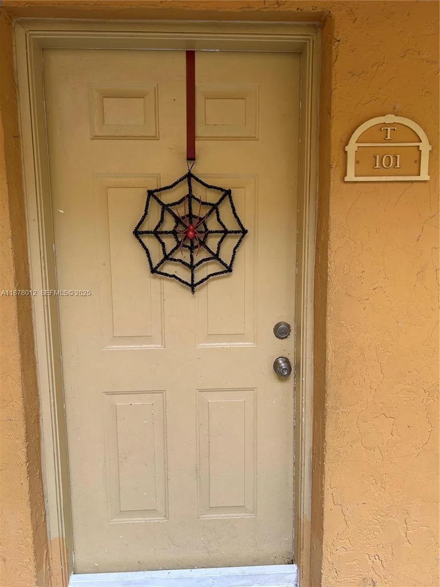 17901 NW 68th Ave # T101, Hialeah, FL 33015
