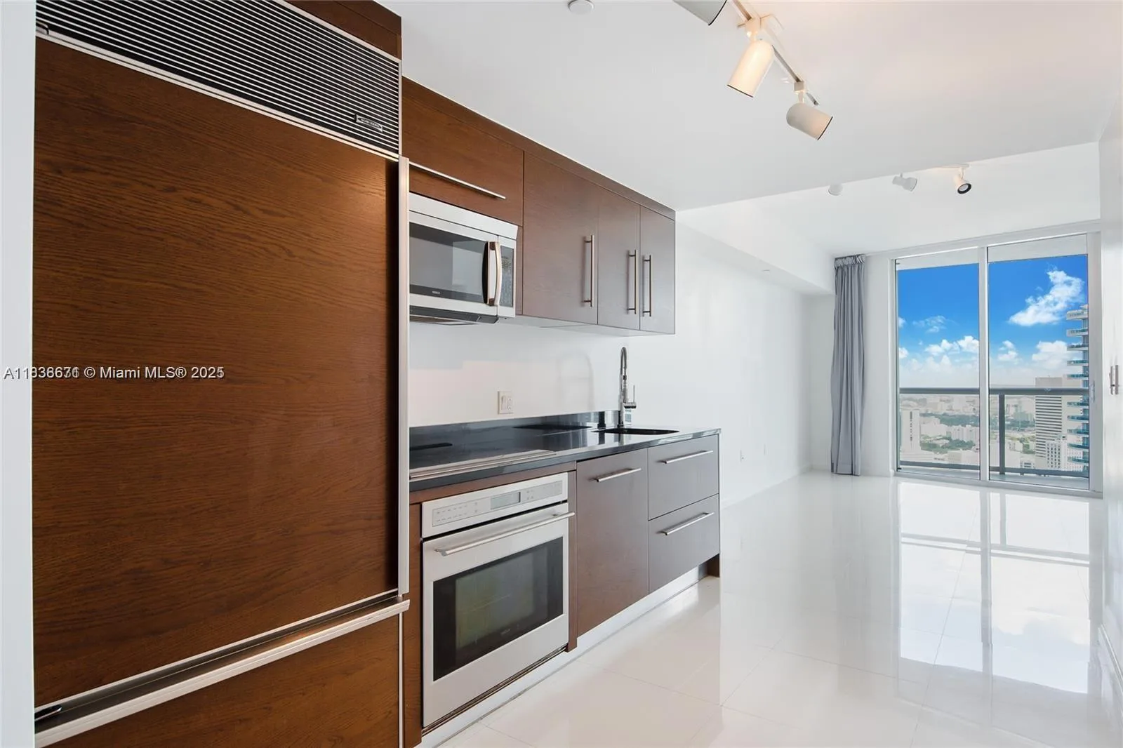 465 Brickell Ave # 4904, Miami, FL 33131 photo 2