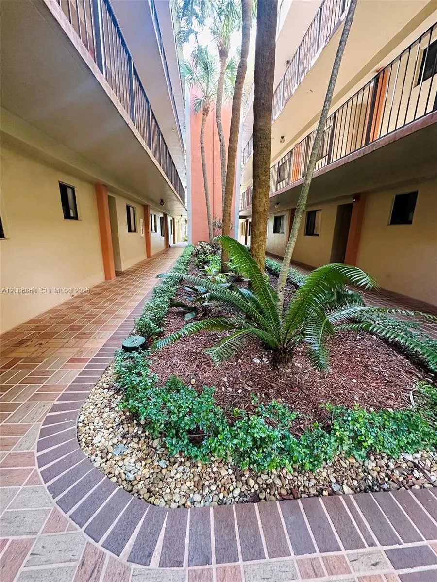 8700 SW 133rd Ave Rd # 109, Miami, FL 33183 photo 3
