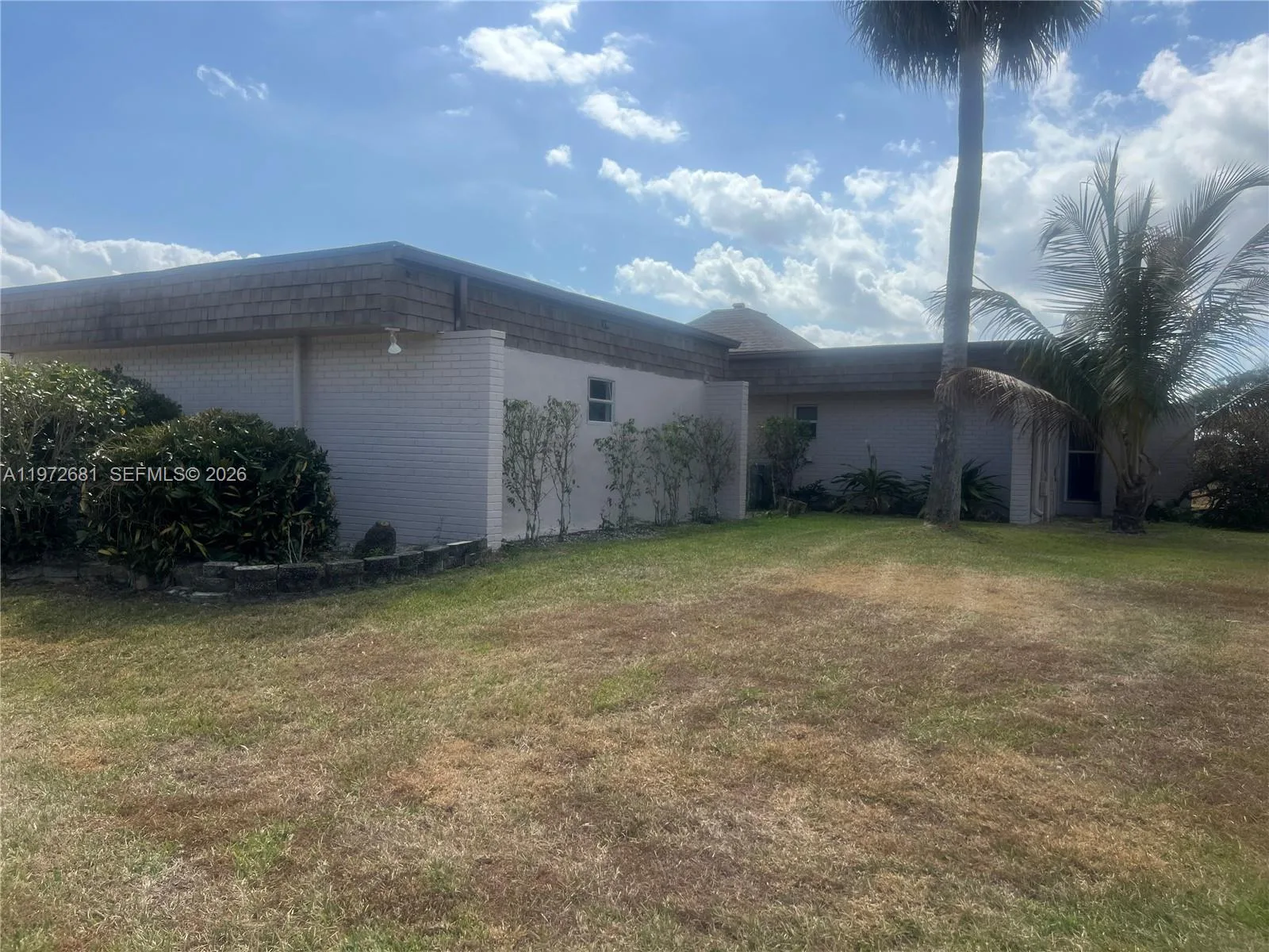 5724 S Bayberry Ln, Tamarac, FL 33319 photo 4