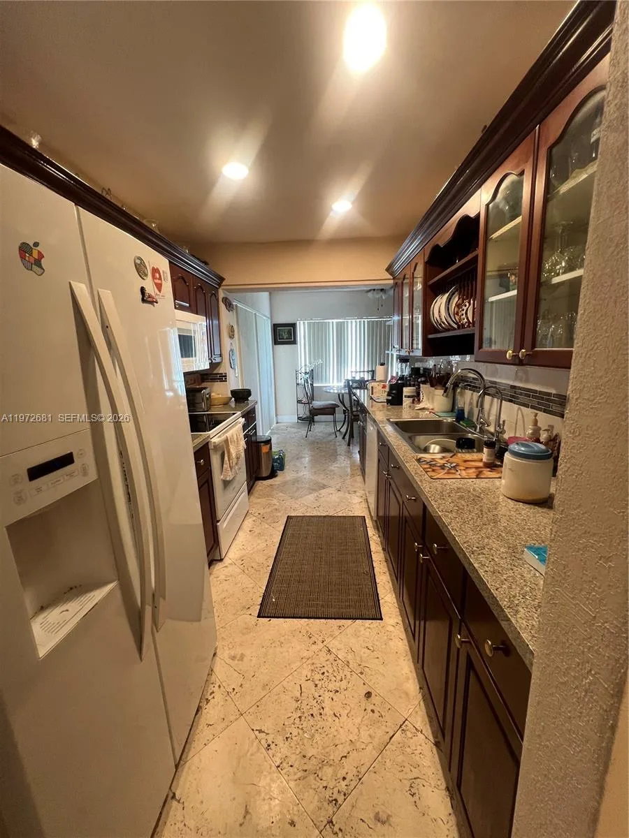 5724 S Bayberry Ln, Tamarac, FL 33319 photo 8