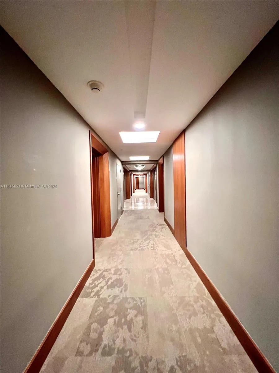 31 SE 5th St # 1509, Miami, FL 33131 photo 7