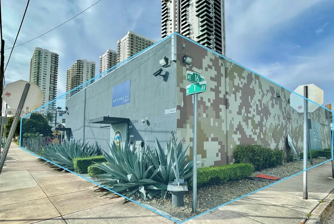 1542 NE 1st AVE, Miami, FL 33132 photo 7