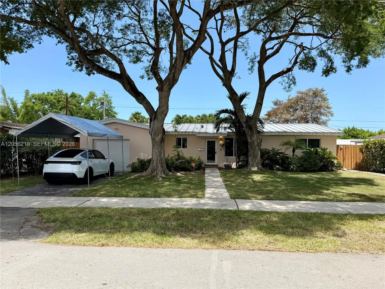 9340 Jamaica Dr, Cutler Bay, FL 33189
