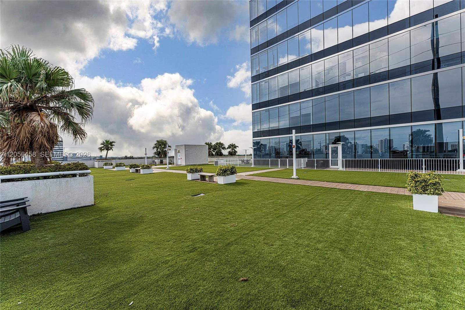 20200 W Dixie Hwy # 903, Miami, FL 33180 photo 4