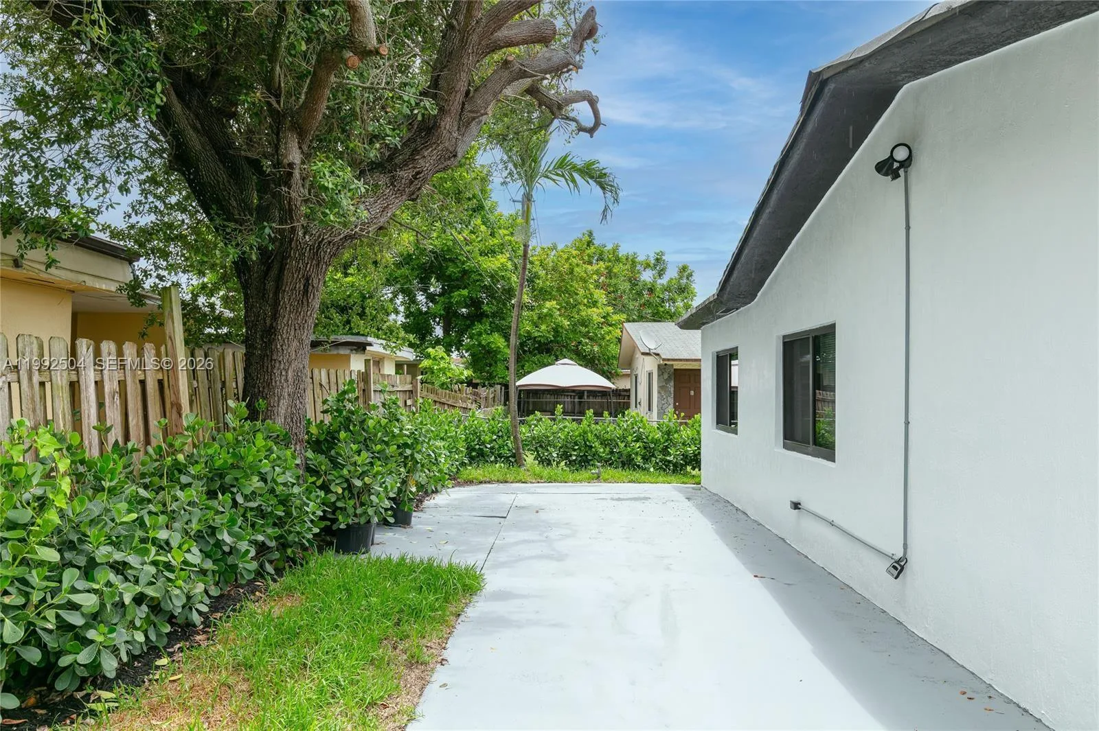 6125 SW 40th Ct, Miramar, FL 33023 photo 4