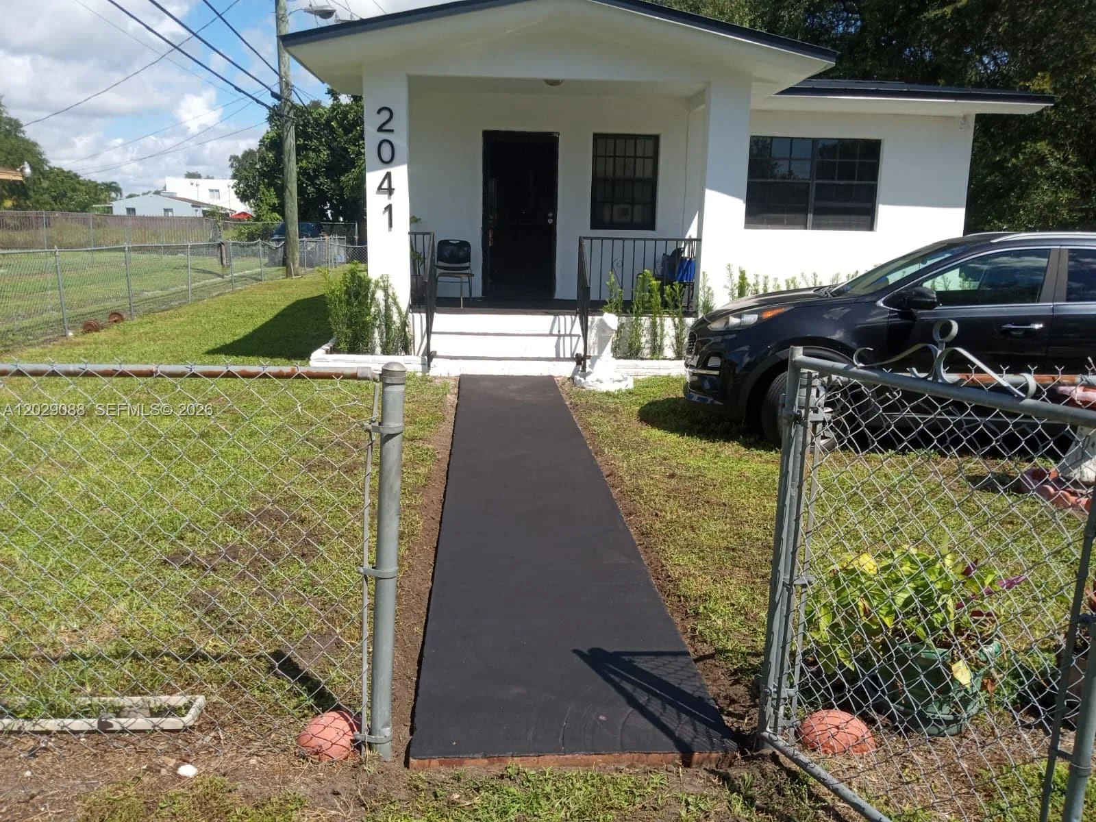 2041 NW 100th St, Miami, FL 33147