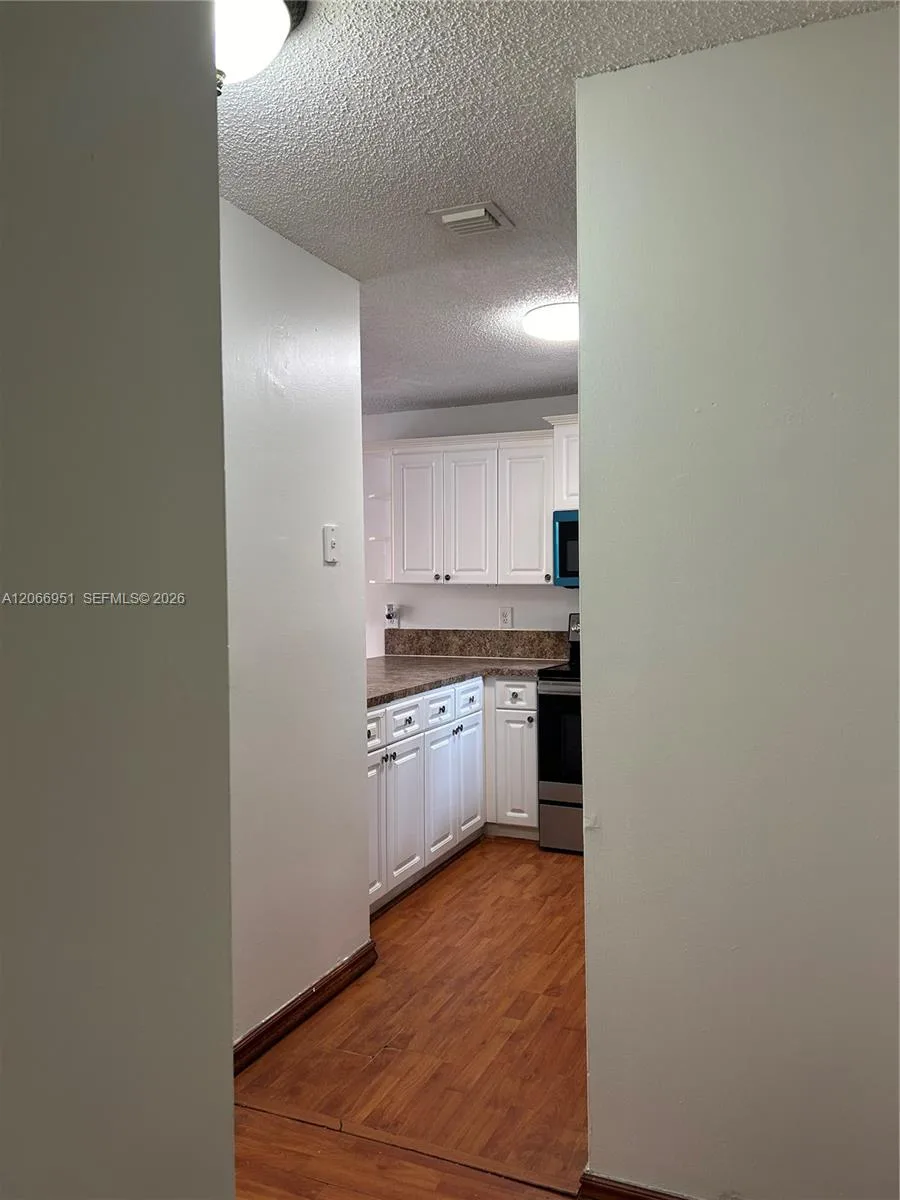 6245 KENDALE LAKES CR # 215, Miami, FL 33183 photo 5