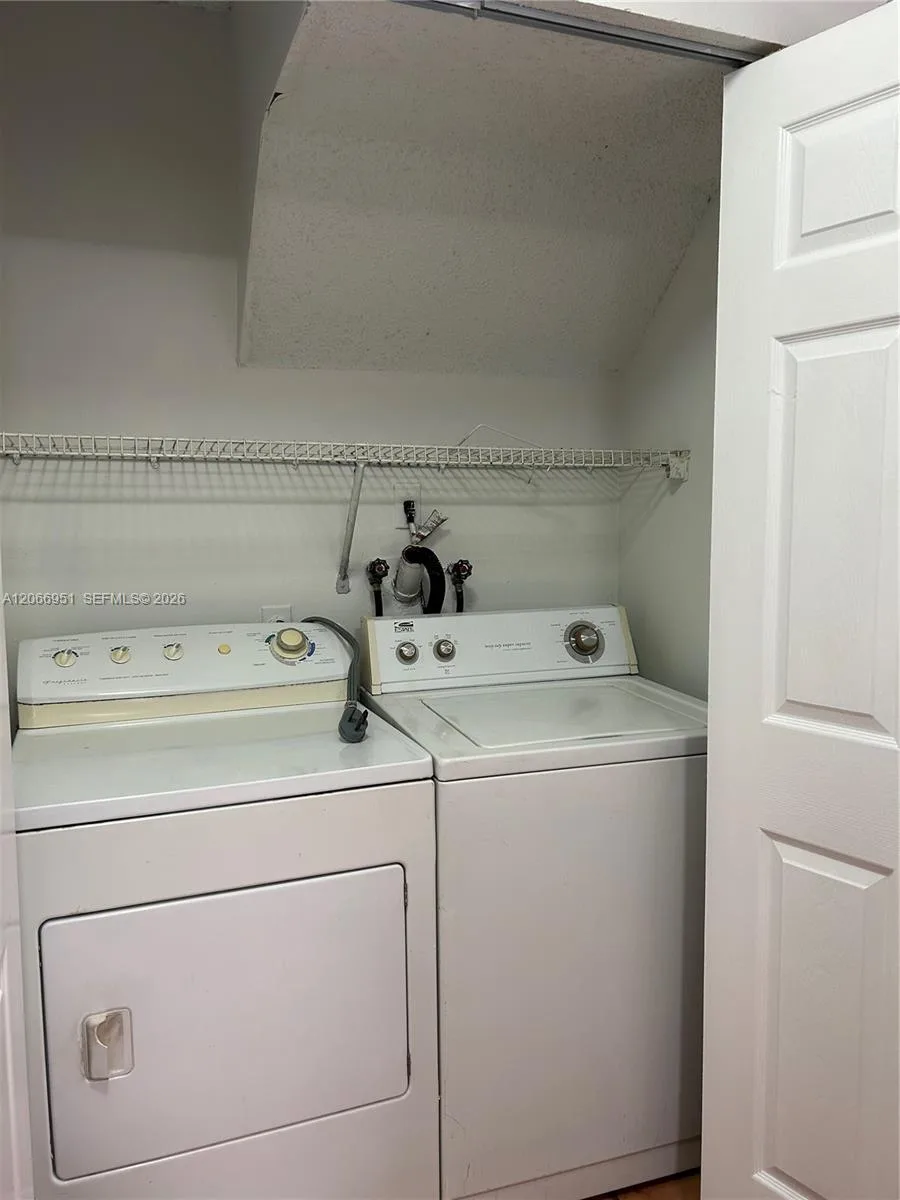 6245 KENDALE LAKES CR # 215, Miami, FL 33183 photo 7