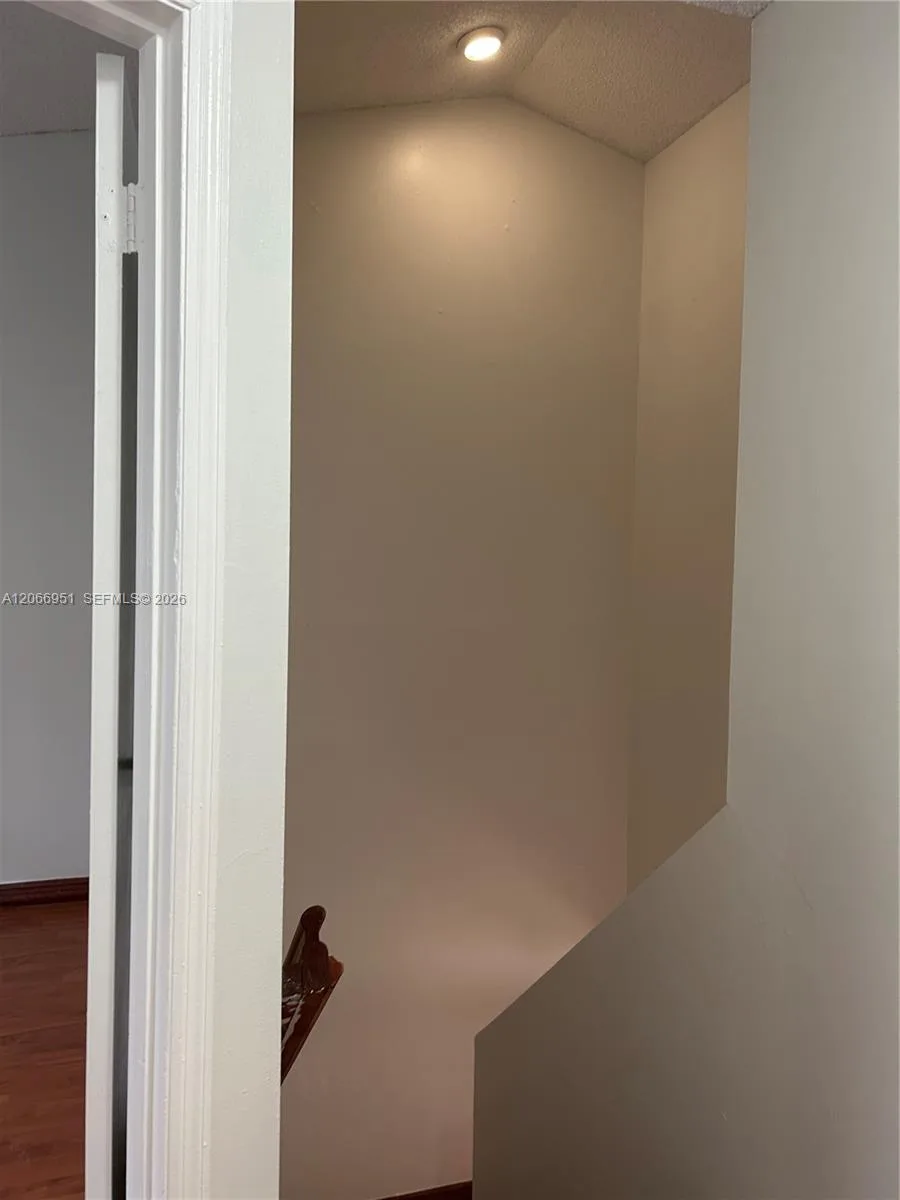 6245 KENDALE LAKES CR # 215, Miami, FL 33183 photo 9