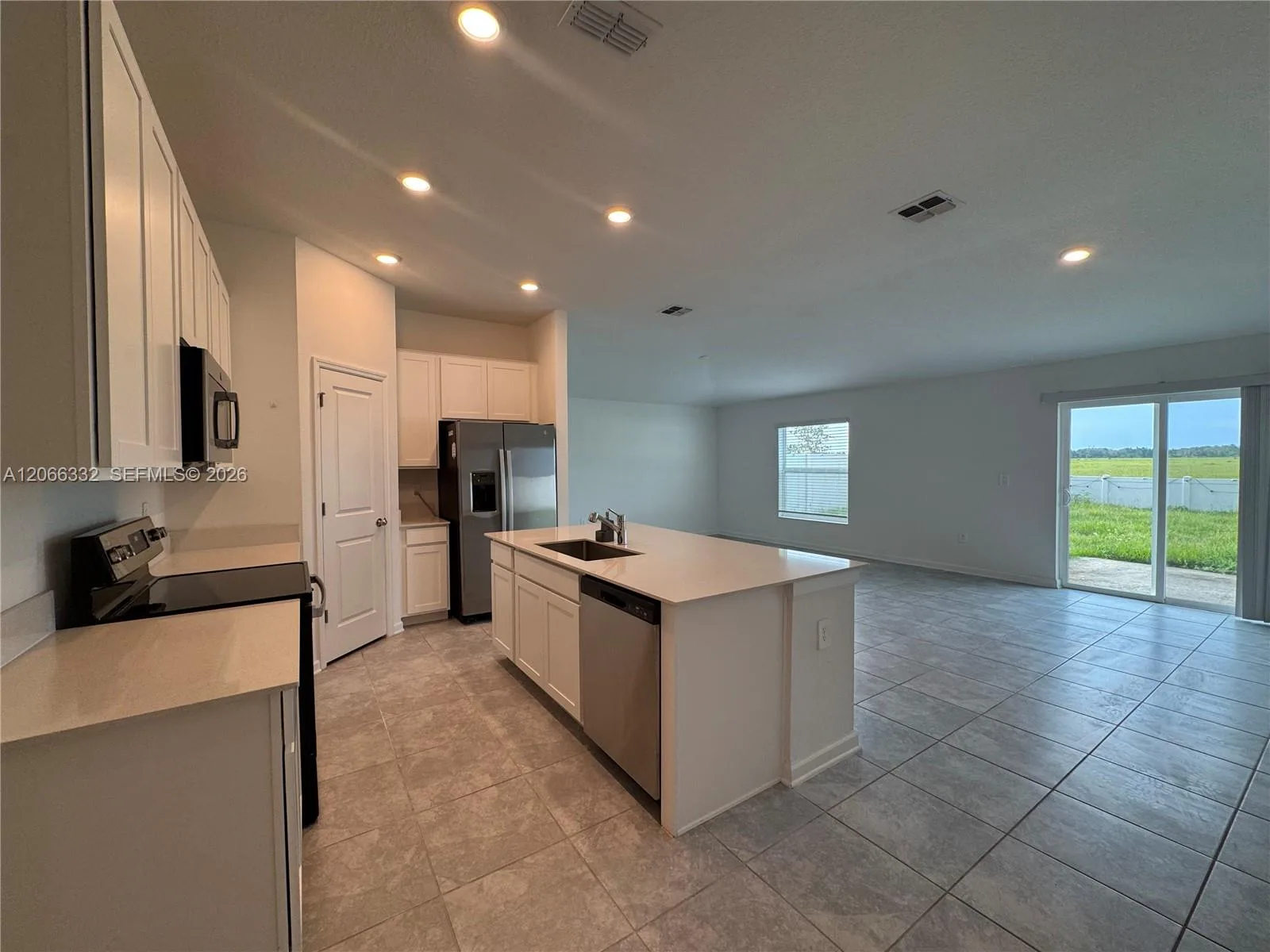 640 Daring Dr, Davenport, FL 33837