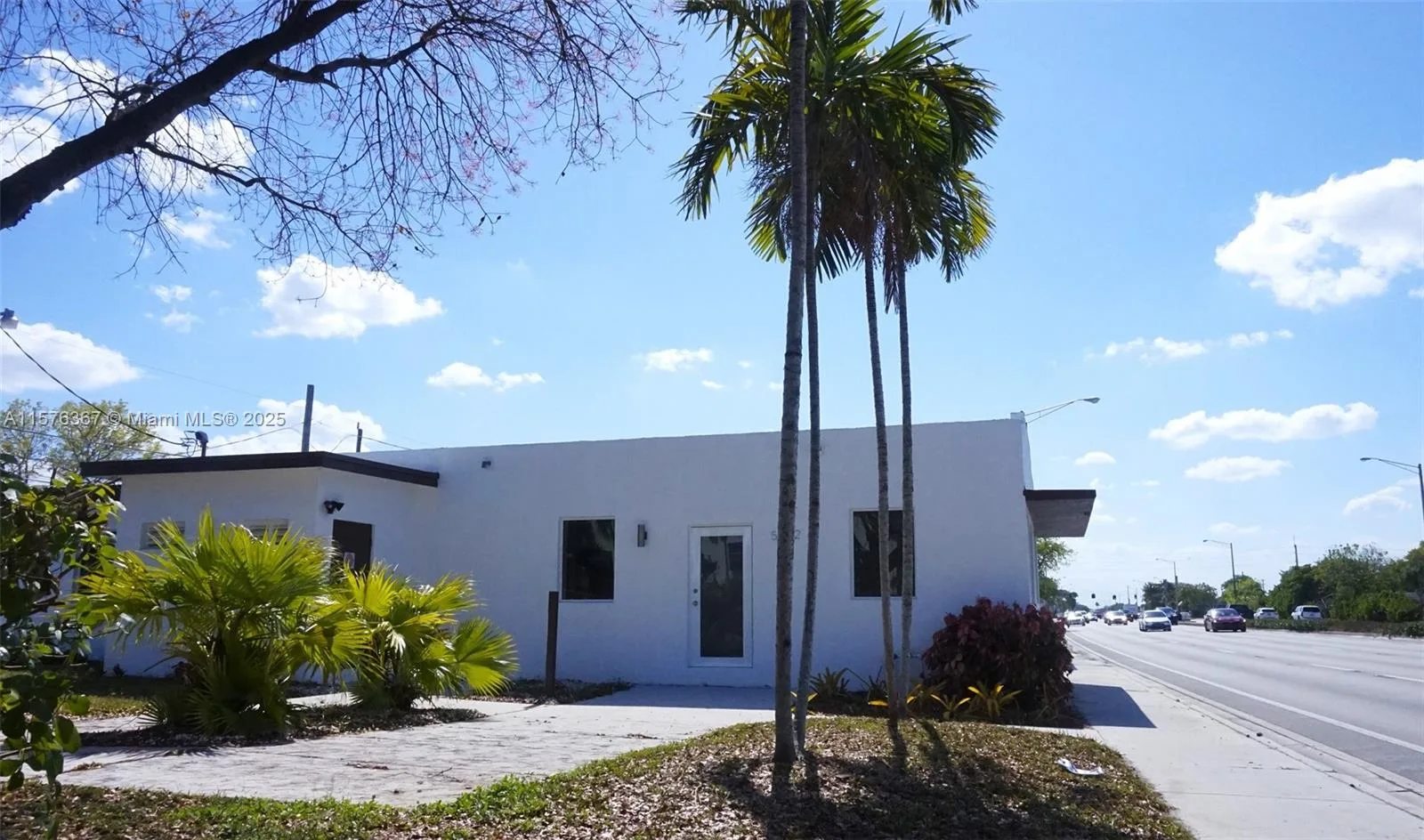 5232 Pembroke Rd, West Park, FL 33021 photo 2