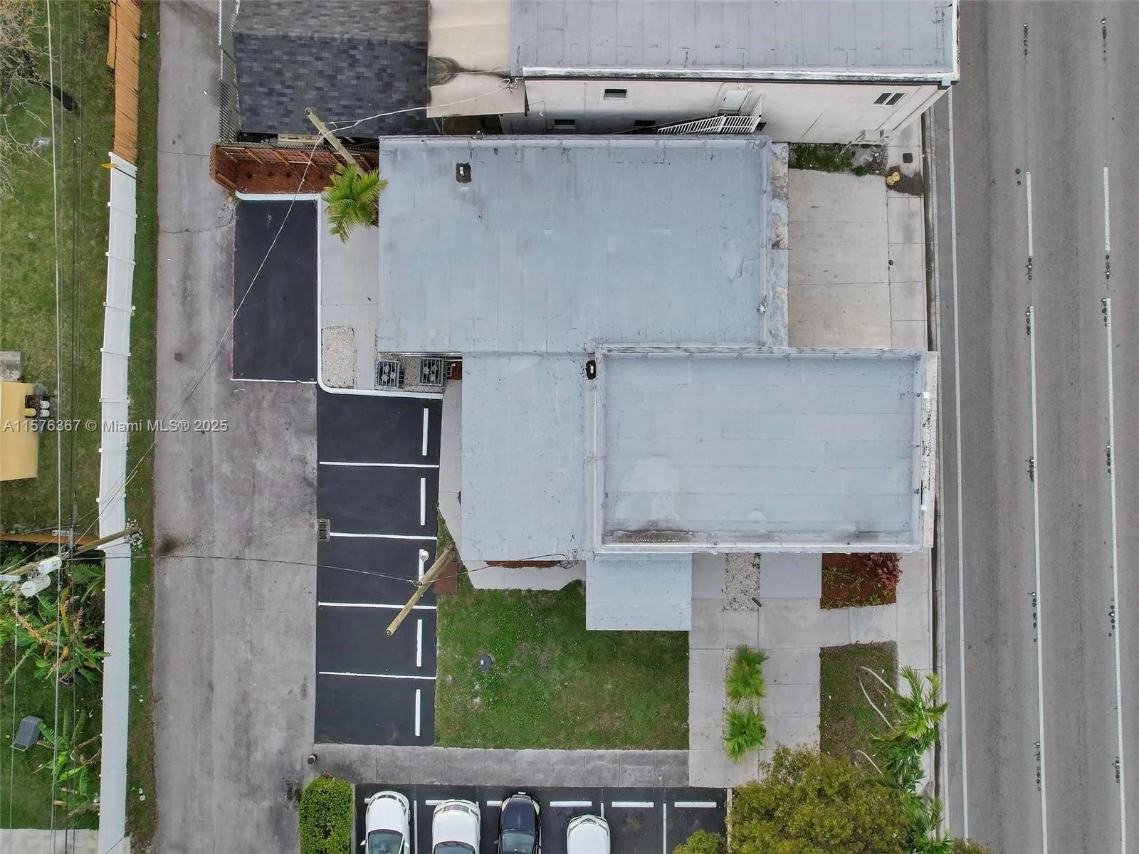 5232 Pembroke Rd, West Park, FL 33021 photo 4