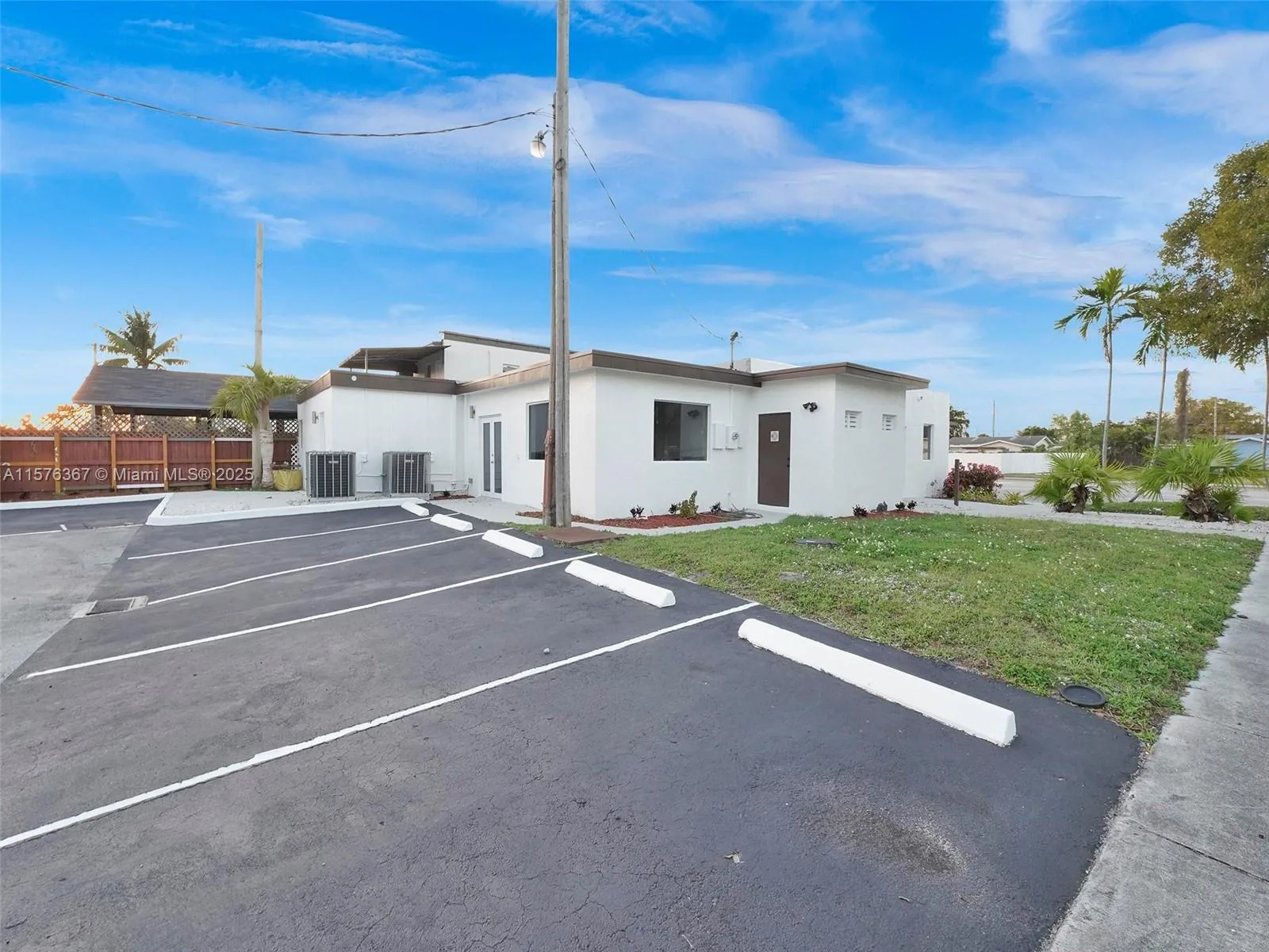 5232 Pembroke Rd, West Park, FL 33021 photo 5
