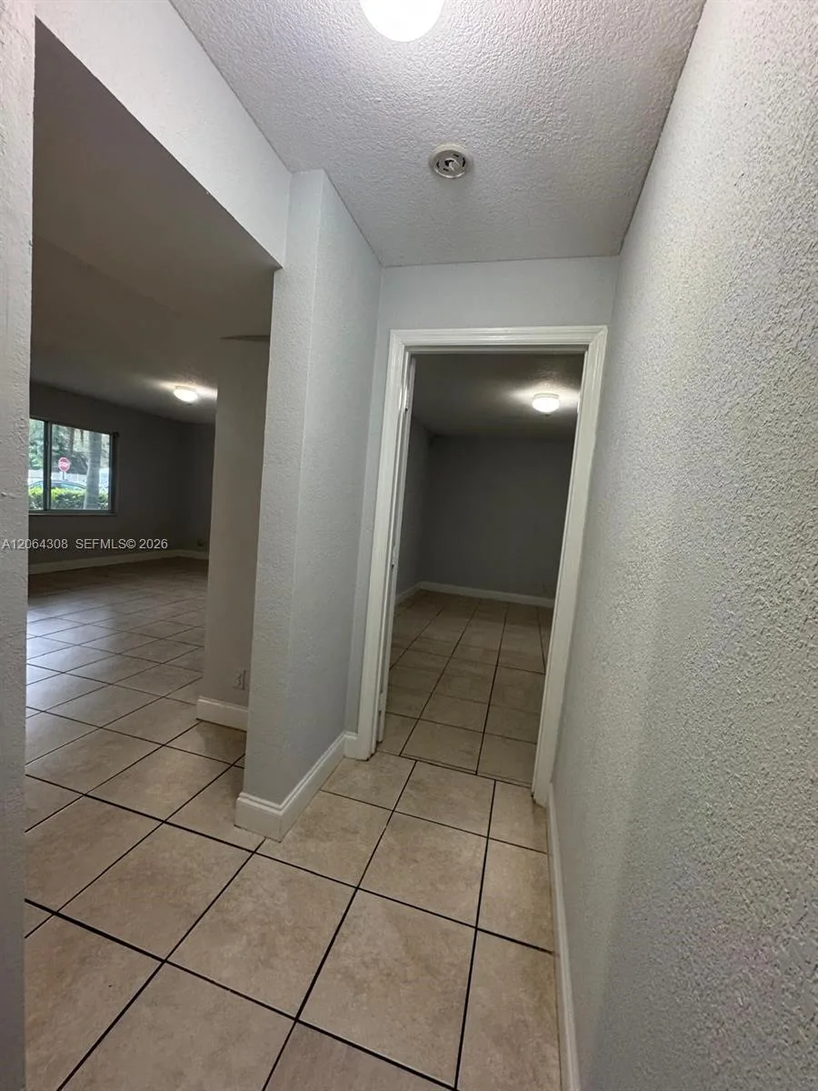 4271 NW 5th St # 118, Plantation, FL 33317 photo 2