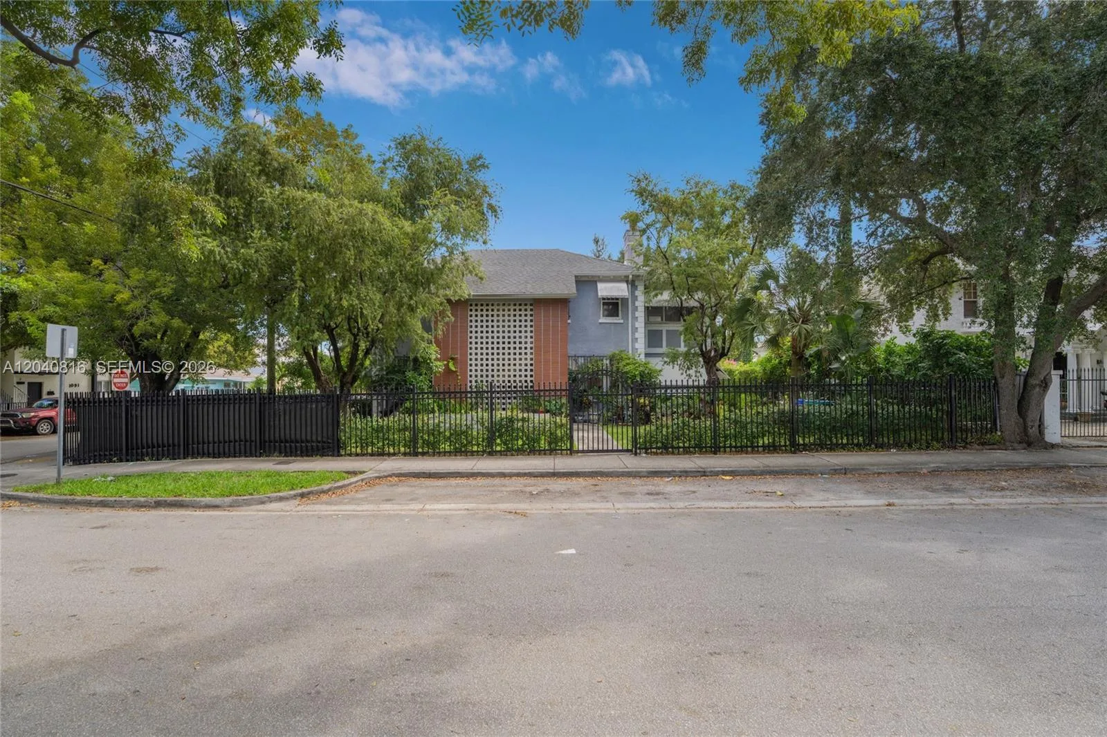 405 SW 11th Ave, Miami, FL 33130