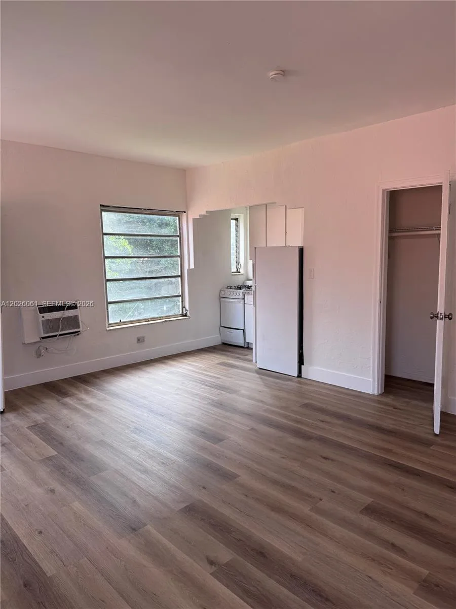 825 Alton Road # 8, Miami Beach, FL 33139 photo 2