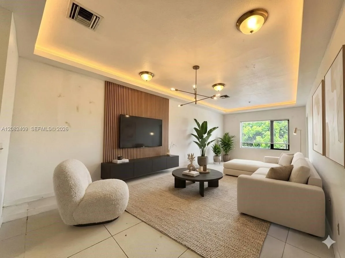 440 E 27th St # 206, Hialeah, FL 33013